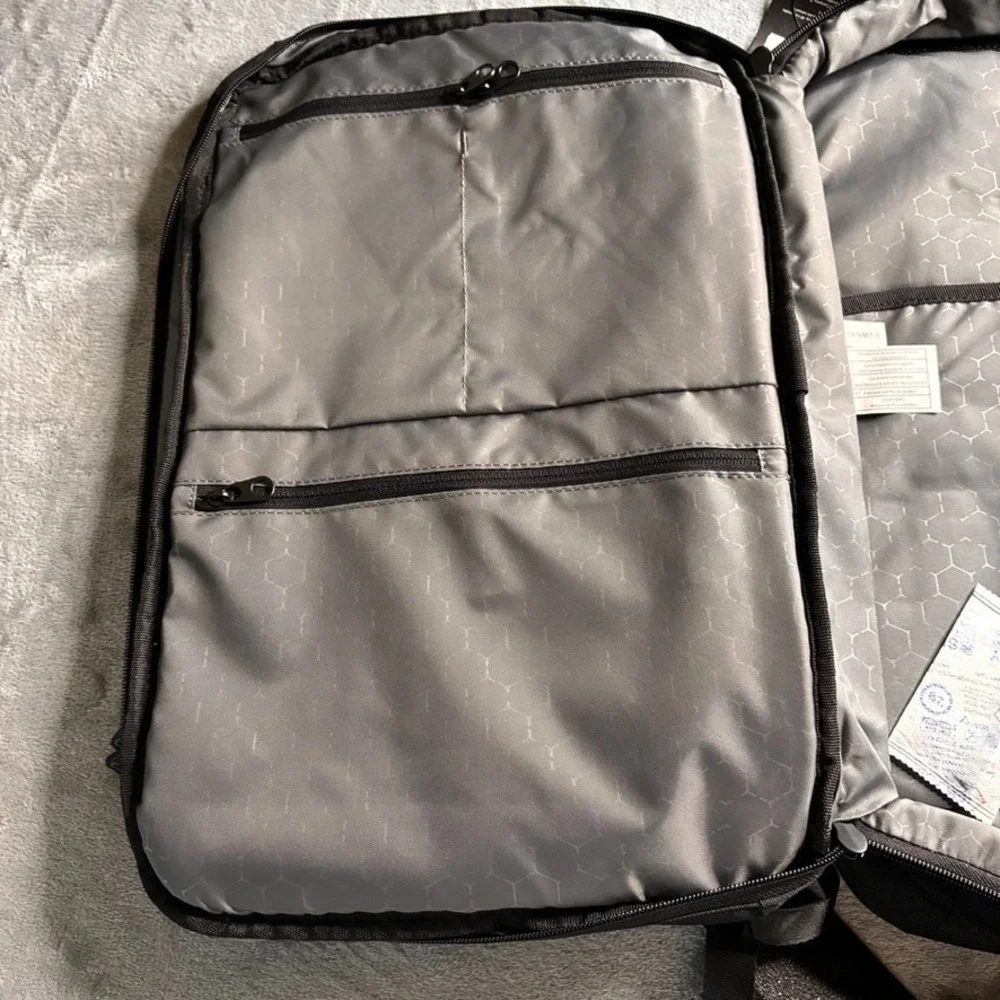 Ogio BRAND NEW Black Backpack Laptop Travel AIR‎ Padded Canvas 